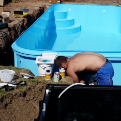 Fotogalerie - Instalace bazénů - Instalace nového plastového bazénu