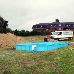 Fotogalerie - Instalace bazénů - Instalace nového plastového bazénu